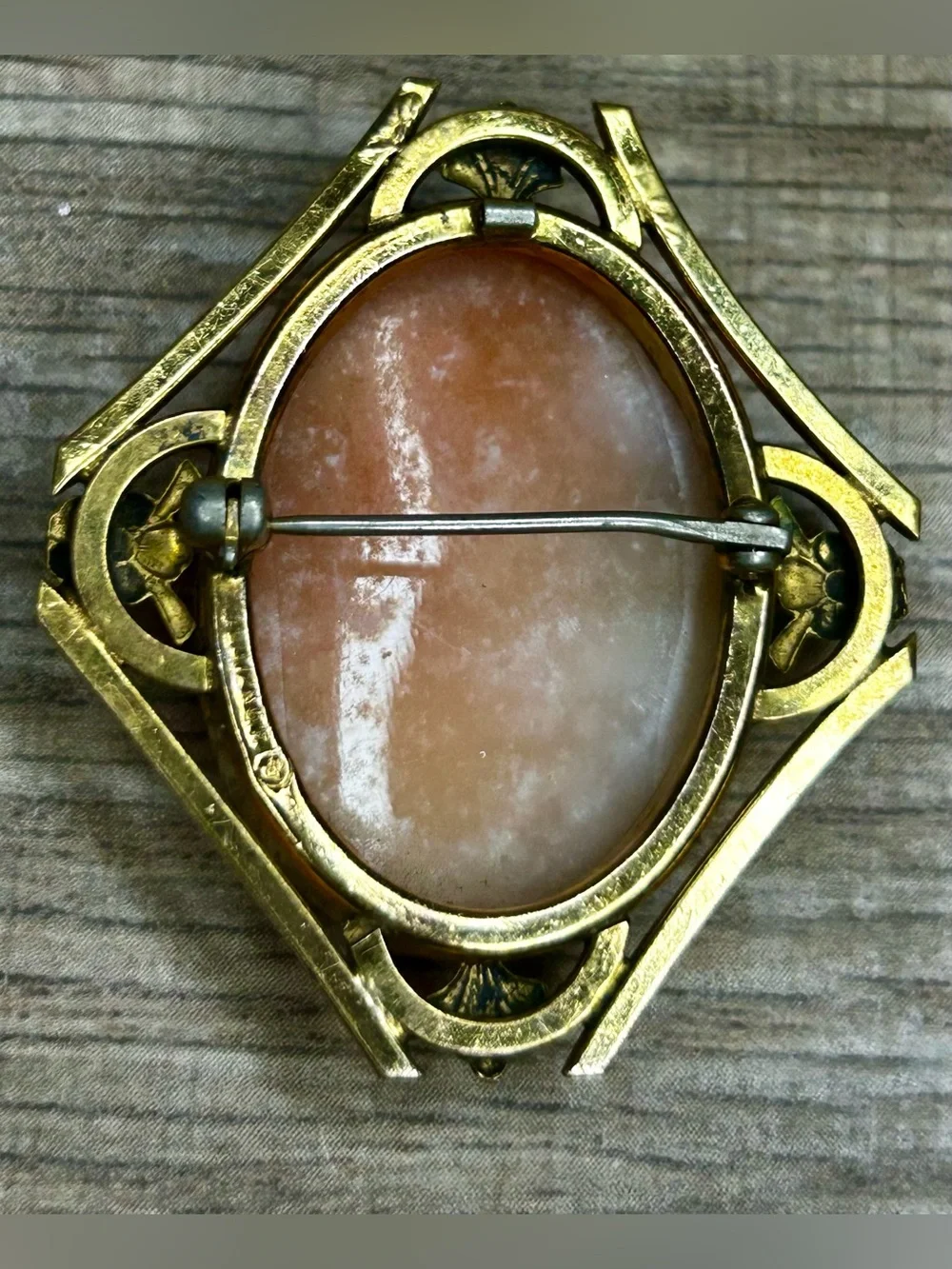 Vintage 12k G.F Carved Shell Cameo Brooch in Ivory 1/20 12.G.F Stamped. 1910-30s